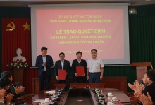 Lễ công bố và trao Quyết định bổ nhiệm lại Phó Viện trưởng Viện Nghiên cứu hạt nhân